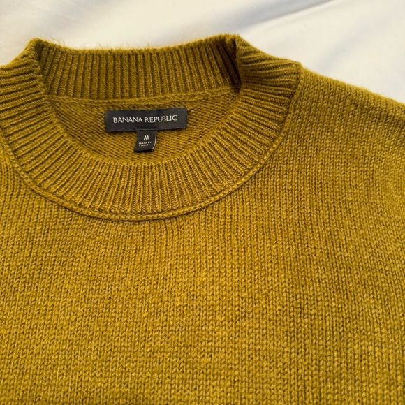Banana Republic Green Crewneck Sweater - Picture 3 of 3